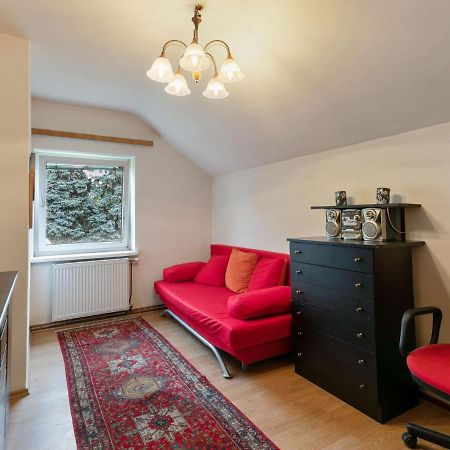 Lively Holiday Home In Wien With Private Garden Εξωτερικό φωτογραφία