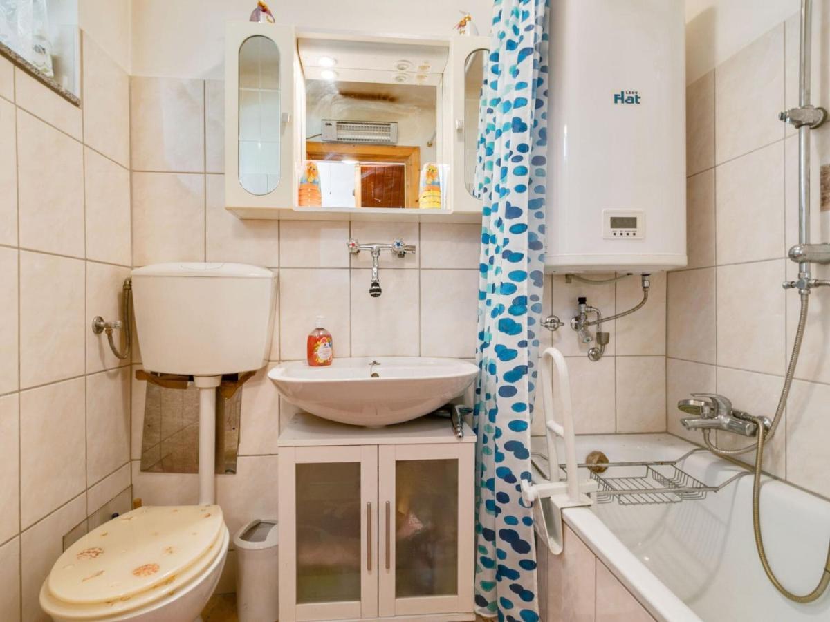 Lively Holiday Home In Wien With Private Garden Εξωτερικό φωτογραφία