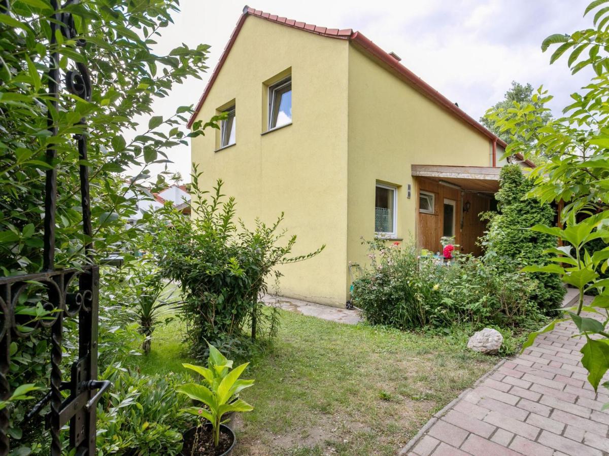 Lively Holiday Home In Wien With Private Garden Εξωτερικό φωτογραφία